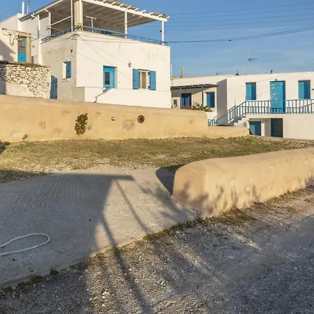 Anneta's House 1 - Cycladic With Pool , Paros アパート Kóstos