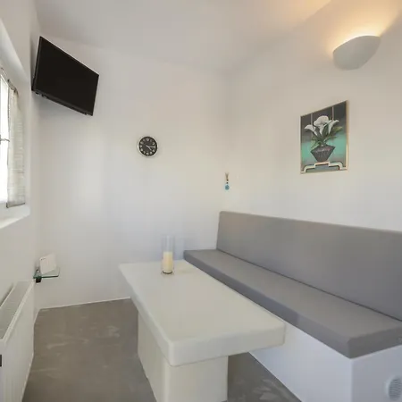 アパート Anneta's House 1 - Cycladic With Pool , パロス島
