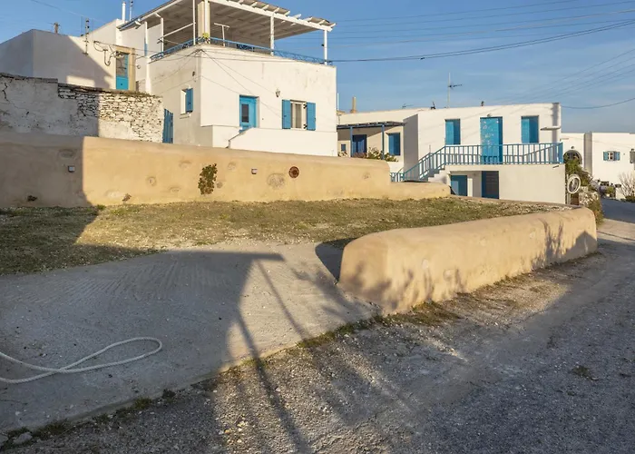 Anneta's House - Cycladic With Pool , Apartamento Páros